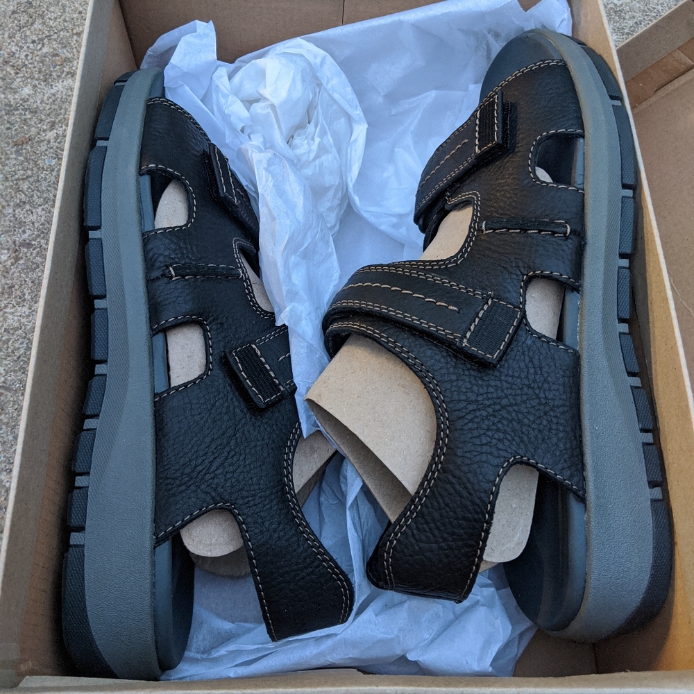 Clarks Men’s Black Leather Adjustable Strap Sandals